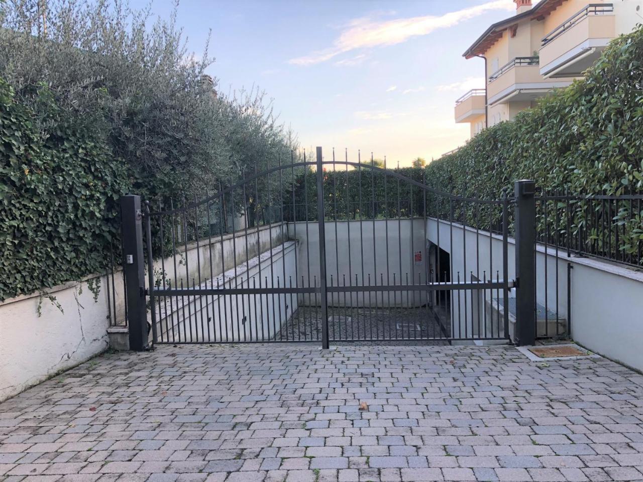 Desenzanoloft Official Partner Marriott Homes & Villas - Bea House, Sirmione With Private Garden And Share Pool Exterior photo