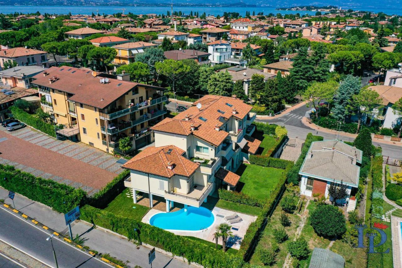 Desenzanoloft Official Partner Marriott Homes & Villas - Bea House, Sirmione With Private Garden And Share Pool Exterior photo